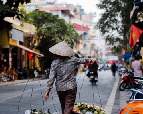 Uliczny sprzedawca w Wietnamie - Wyjazd kulinarny do Wietnamu