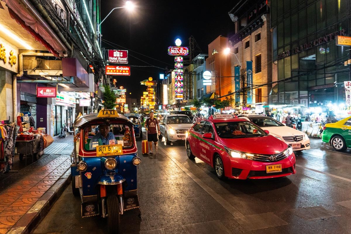Warsztaty kuchni tajskiej - Chinatown w Bangkoku nocą