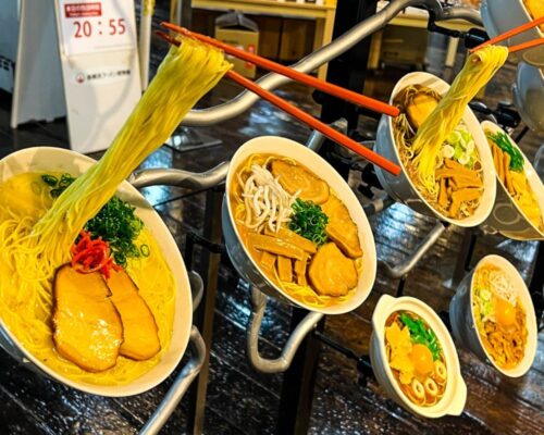 Atrapy jedzenie przed restauracją - kulinarny wyjazd do Japonii