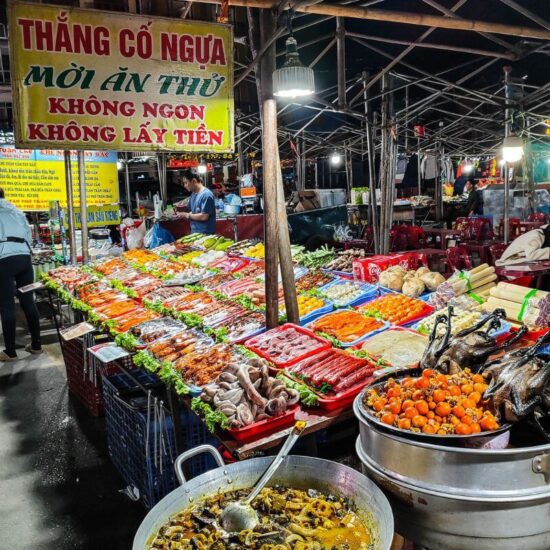 Targ uliczny w Sapa, Wietnam