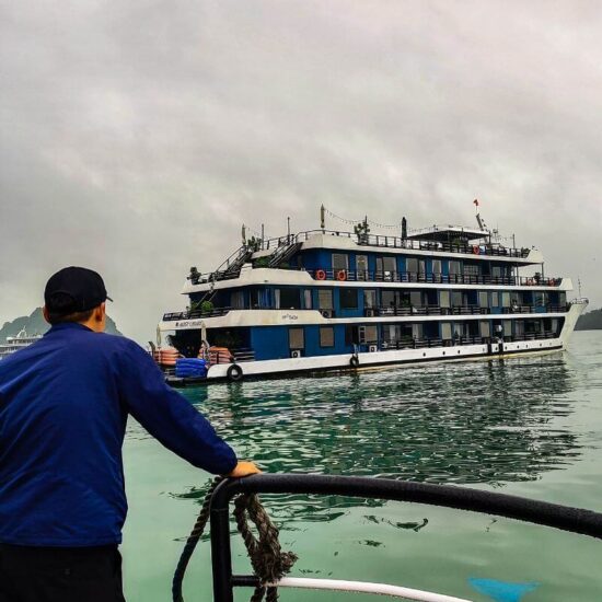 Rejs po zatoce Ha Long w Wietnamie